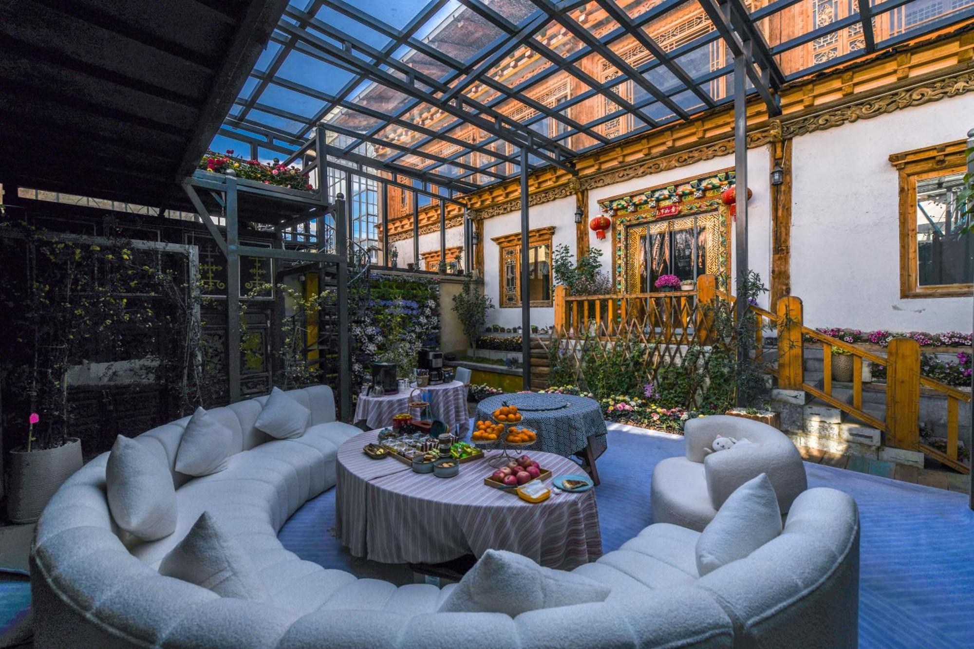 Hotel The Blue Mountains On The Moon Shangri-La Exterior foto