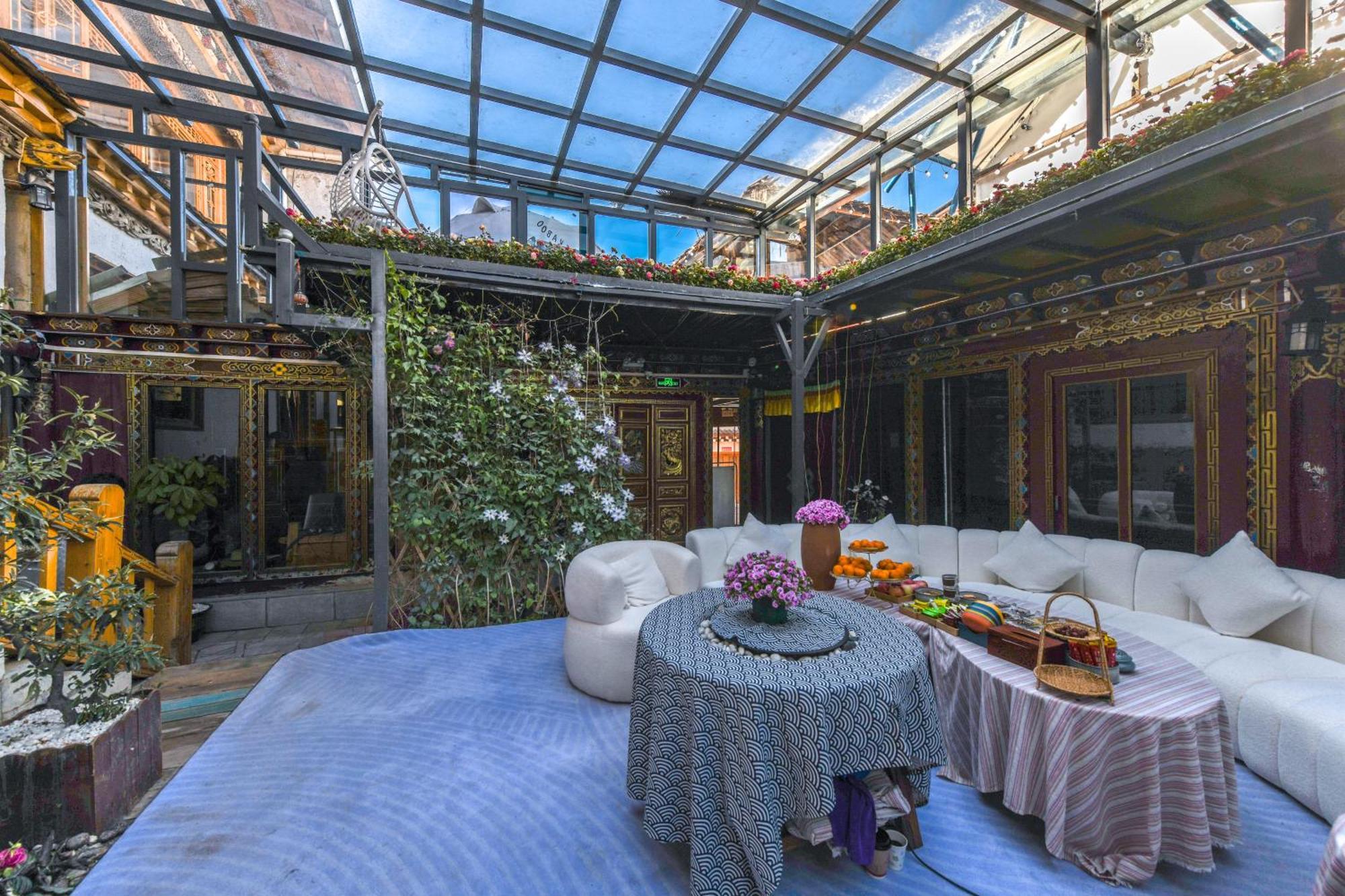 Hotel The Blue Mountains On The Moon Shangri-La Exterior foto